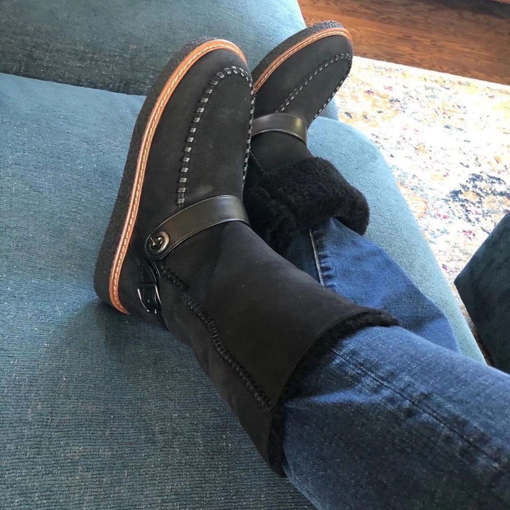 Coach Moto Shearling Women Winter Boots Turn Lock Harness Black Suede Size 5 New - Picture 3 of 12